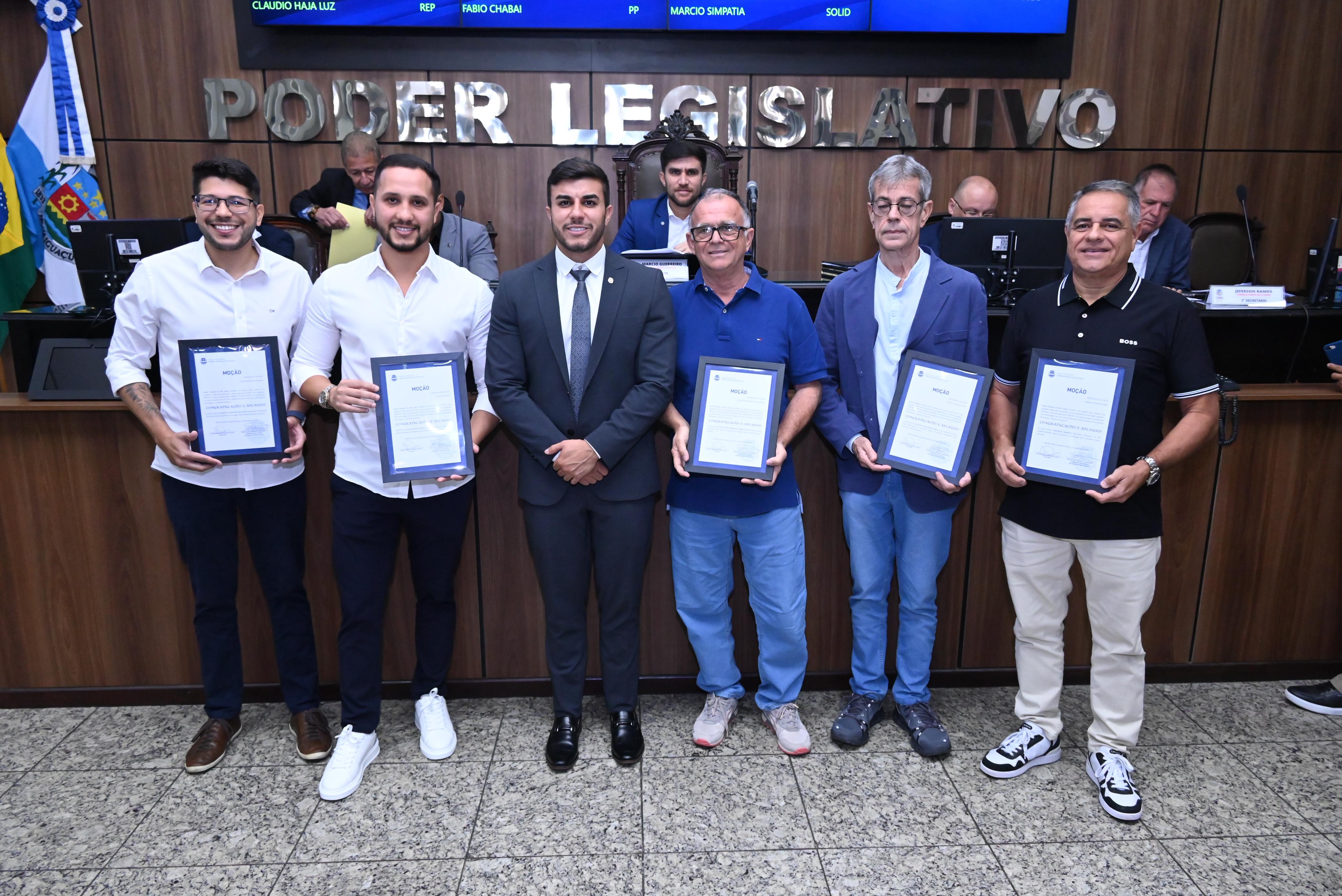 Empresários iguaçuanos de diversos segmentos recebem moções do vereador Danielzinho