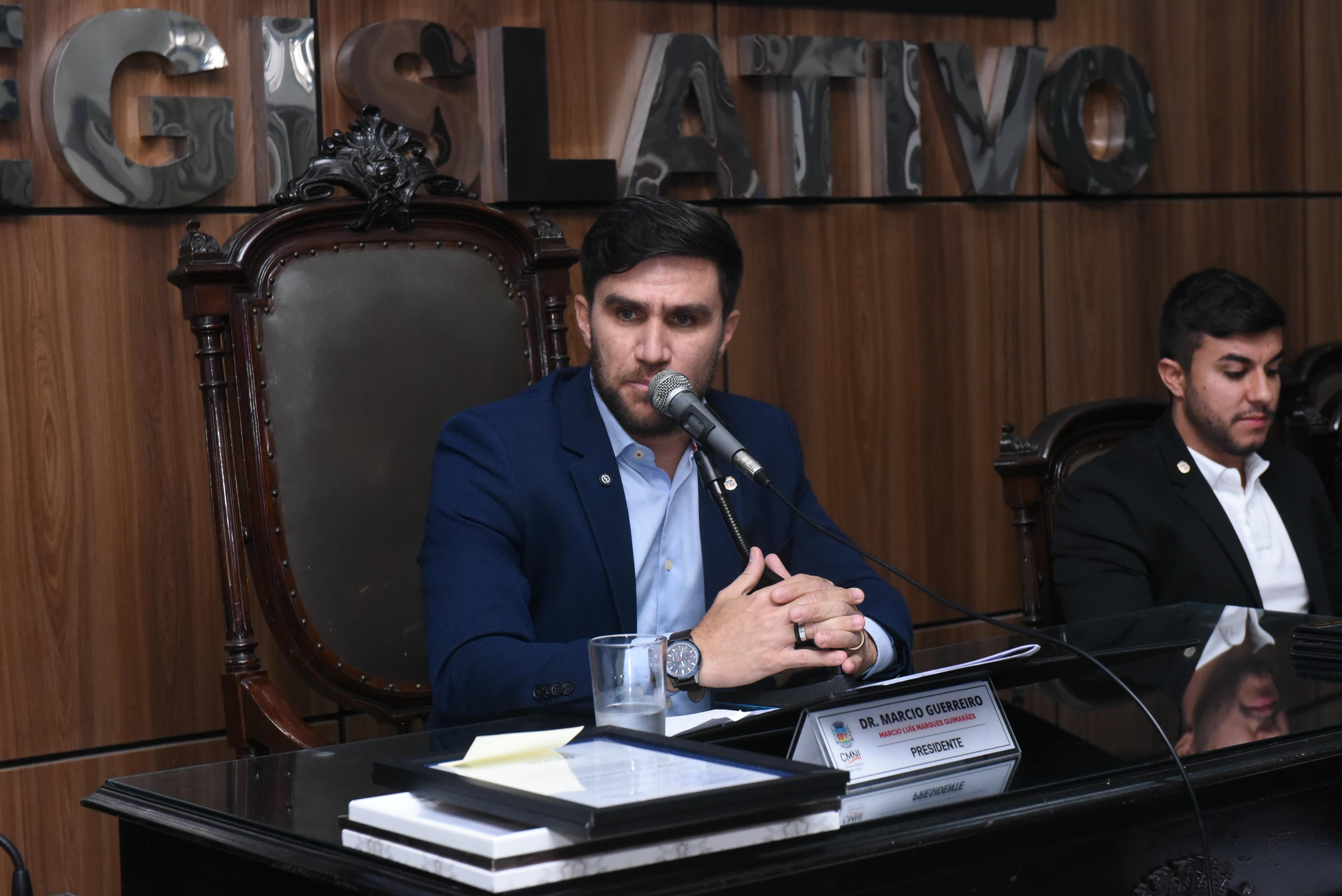 Presidente Dr. Marcio Guerreiro na condução da sessão ordinária