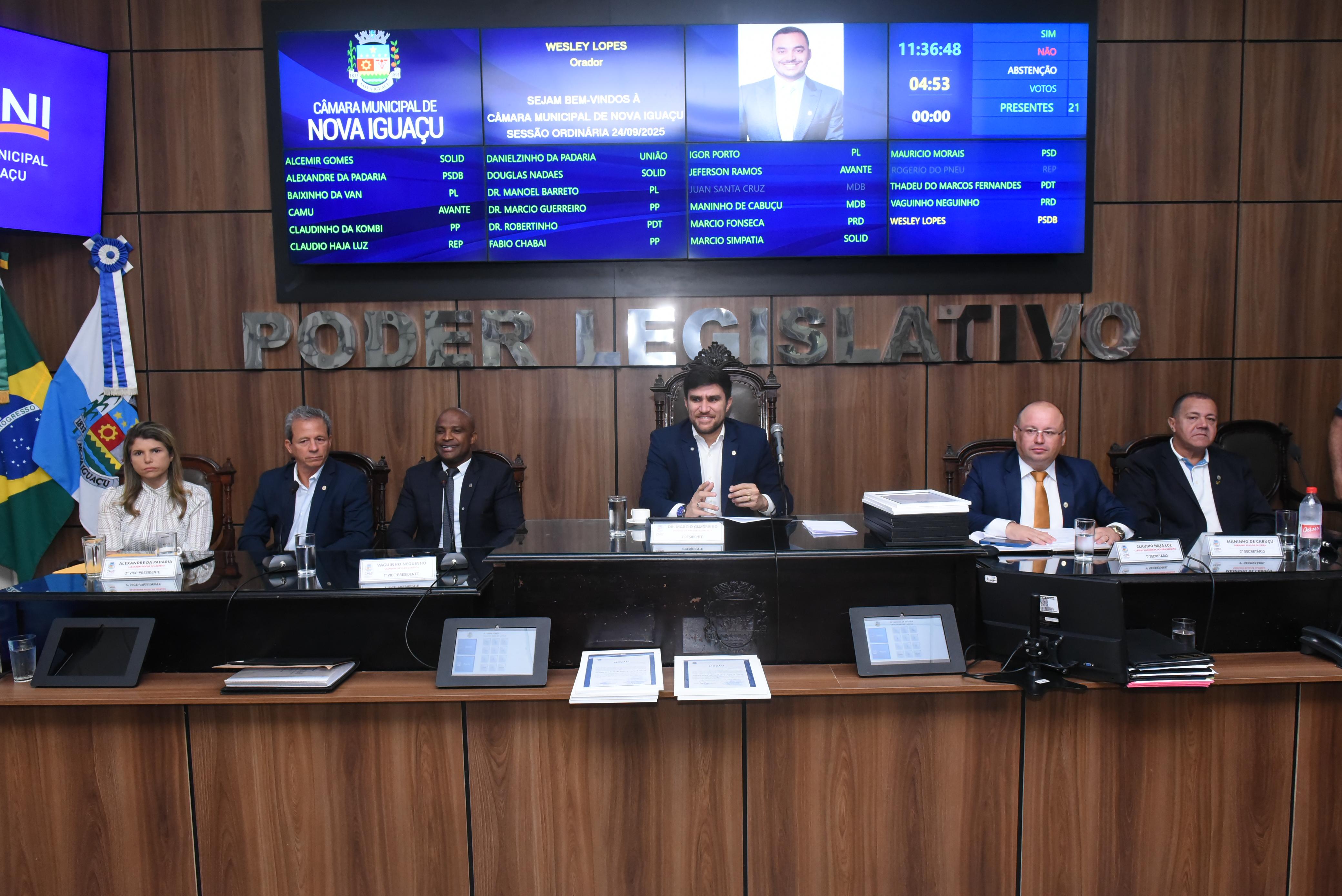 A vice-prefeita de Nova Iguaçu, Dra. Roberta, participou da sessão