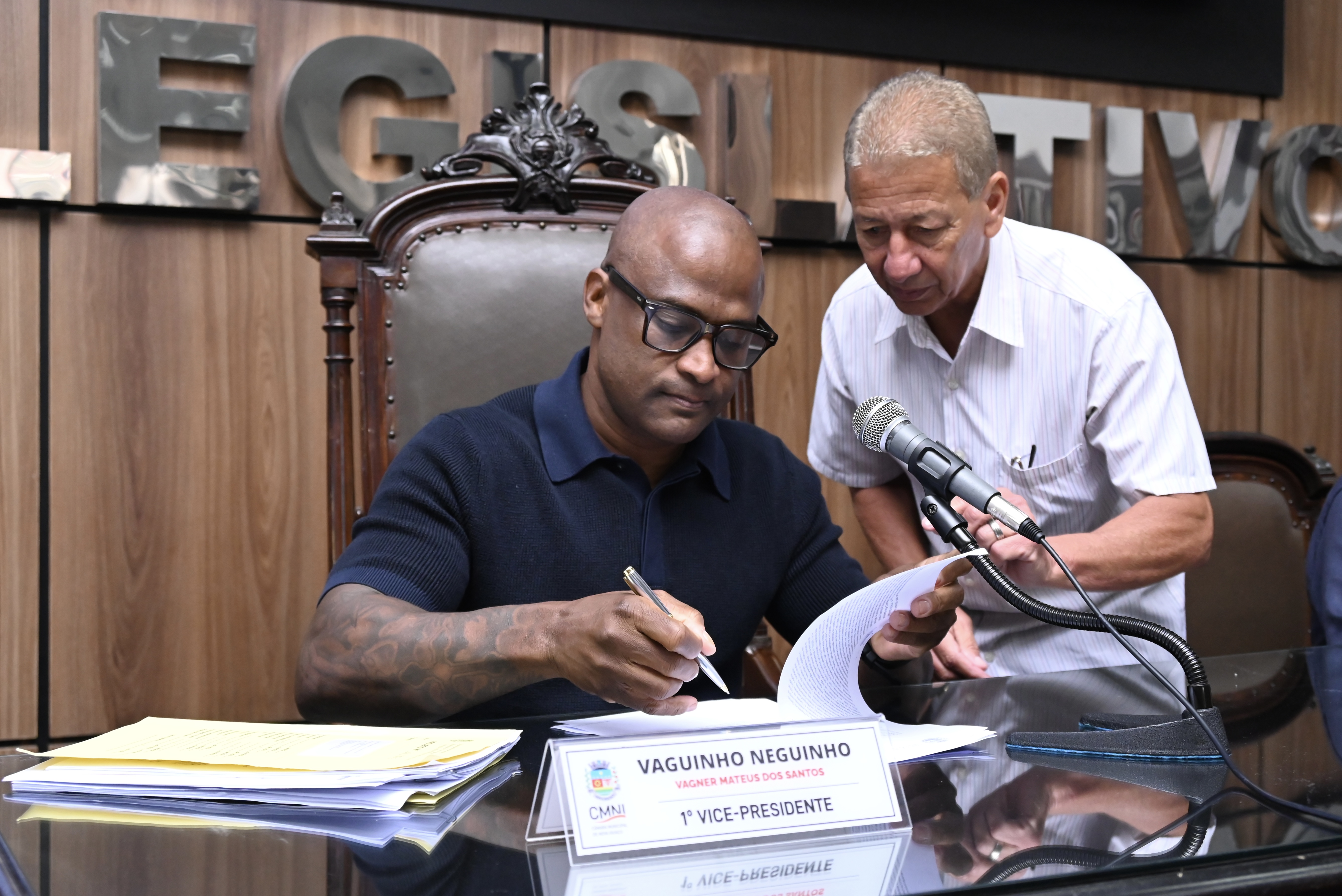 Ver Vaguinho Neguinho presidente da Comissão de Orçamento