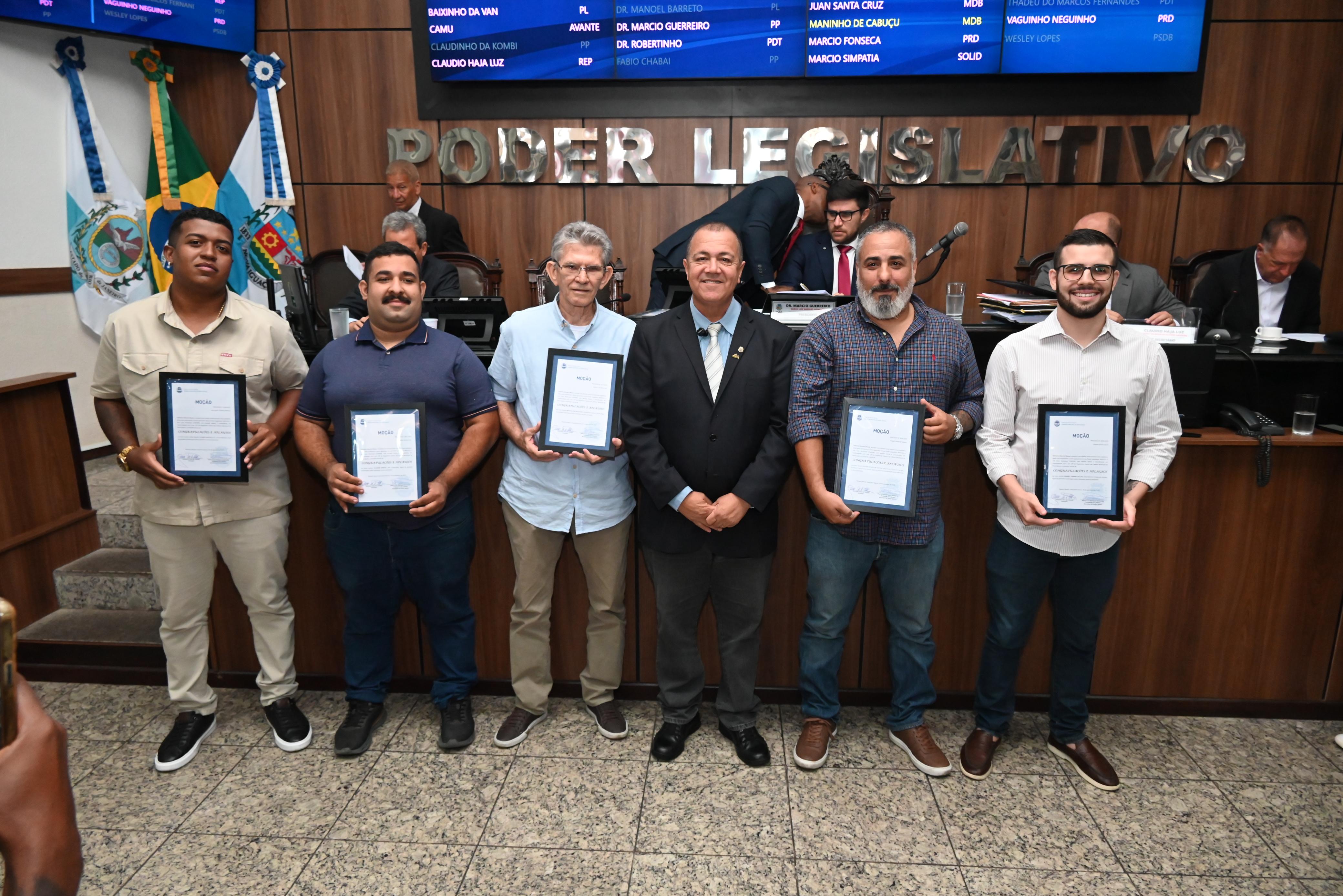 Ivan Leon, produtor musical, Vladimir Benites, empresário, Marcos José, professor de Sociologia, Edgard Xavier, empresário, e Gabriel Vianna, assessor parlamentar: reconhecidos pelo vereador Maninho de Cabuçu