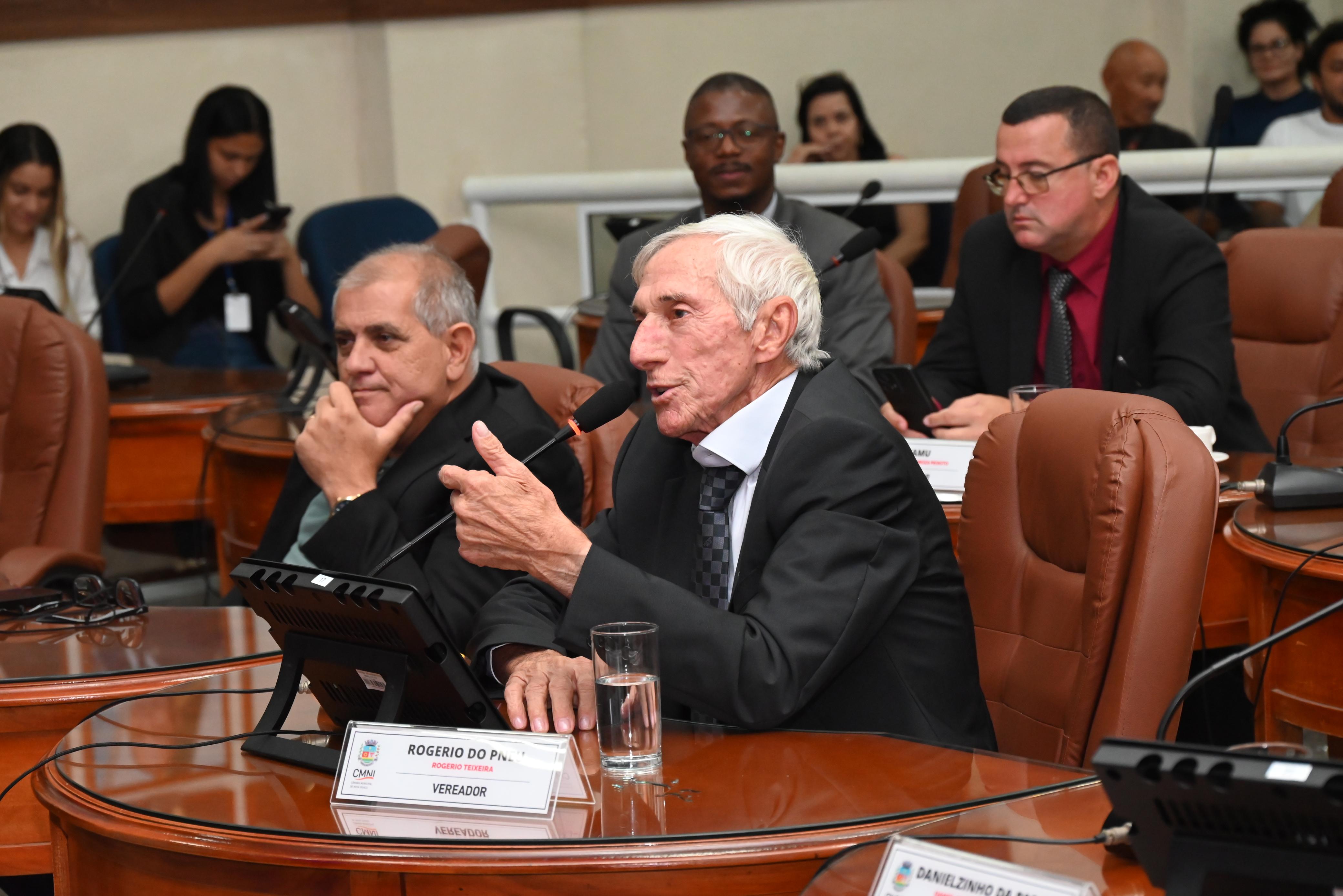 Ver Rogerio do Pneu: exemplo de pessoa idosa de grande vitalidade