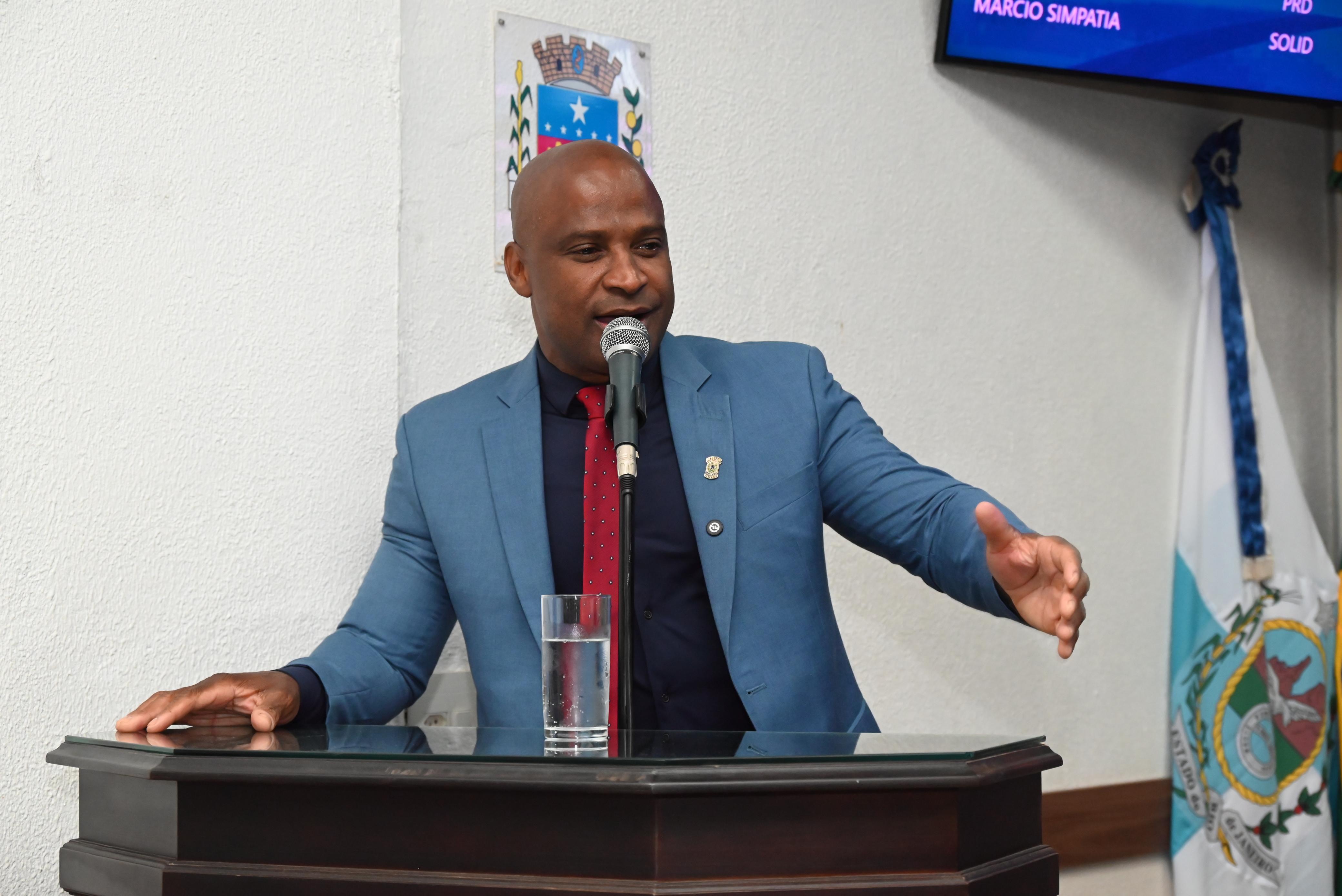 Vaguinho Neguinho agradece a aprovação de seu projeto que garante respeito aos idosos