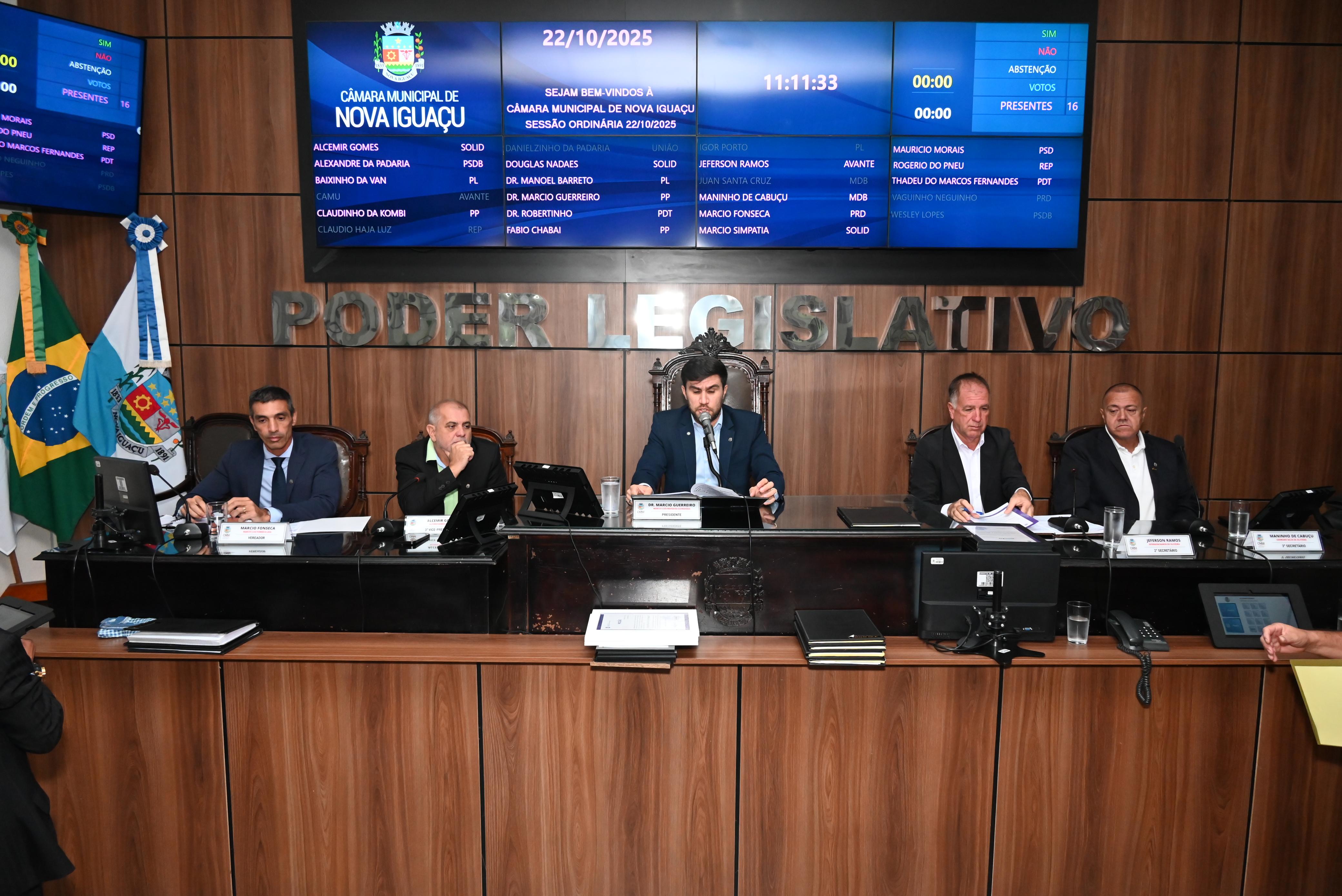 A partir da esq: vereadores Marcio Fonseca, Alcemir Gomes, Dr. Marcio, Jeferson Ramos e Maninho do Cabuçu