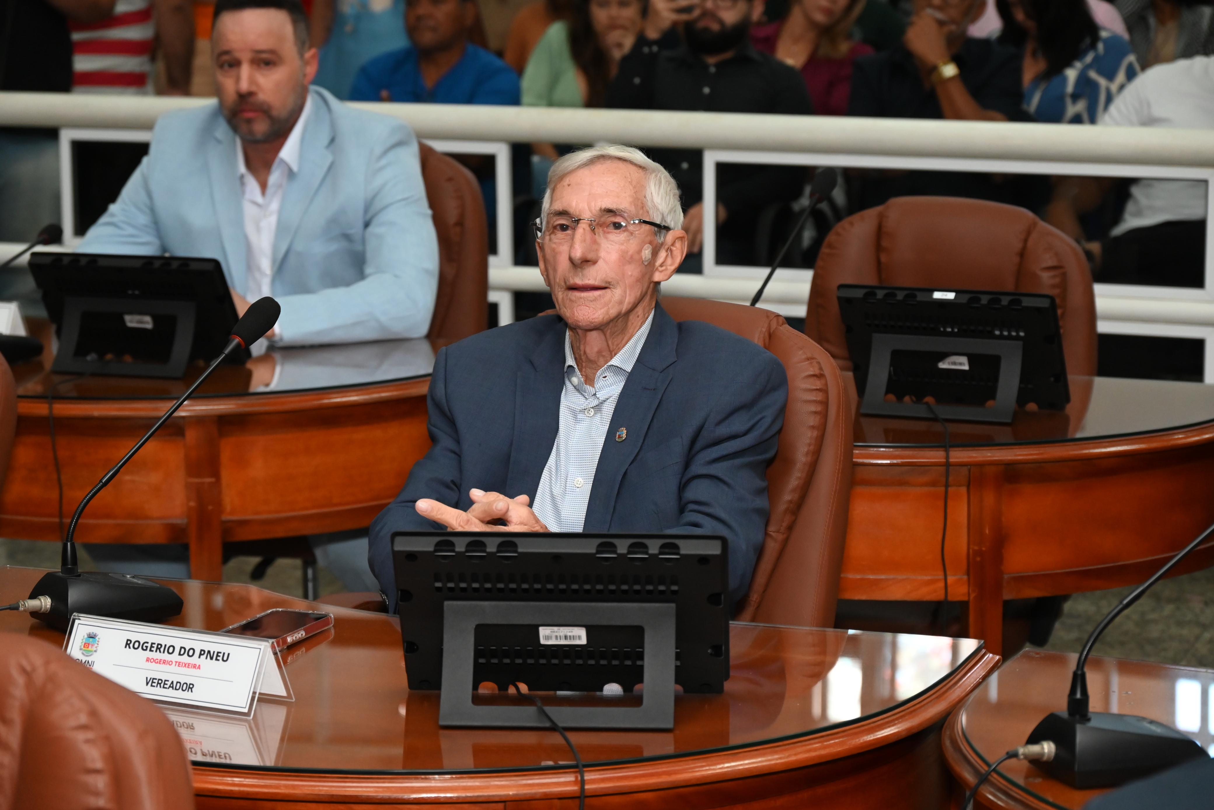 Ver Rogerio do Pneu: apoio às entidades que cuidam de pessoas com vício em drogas