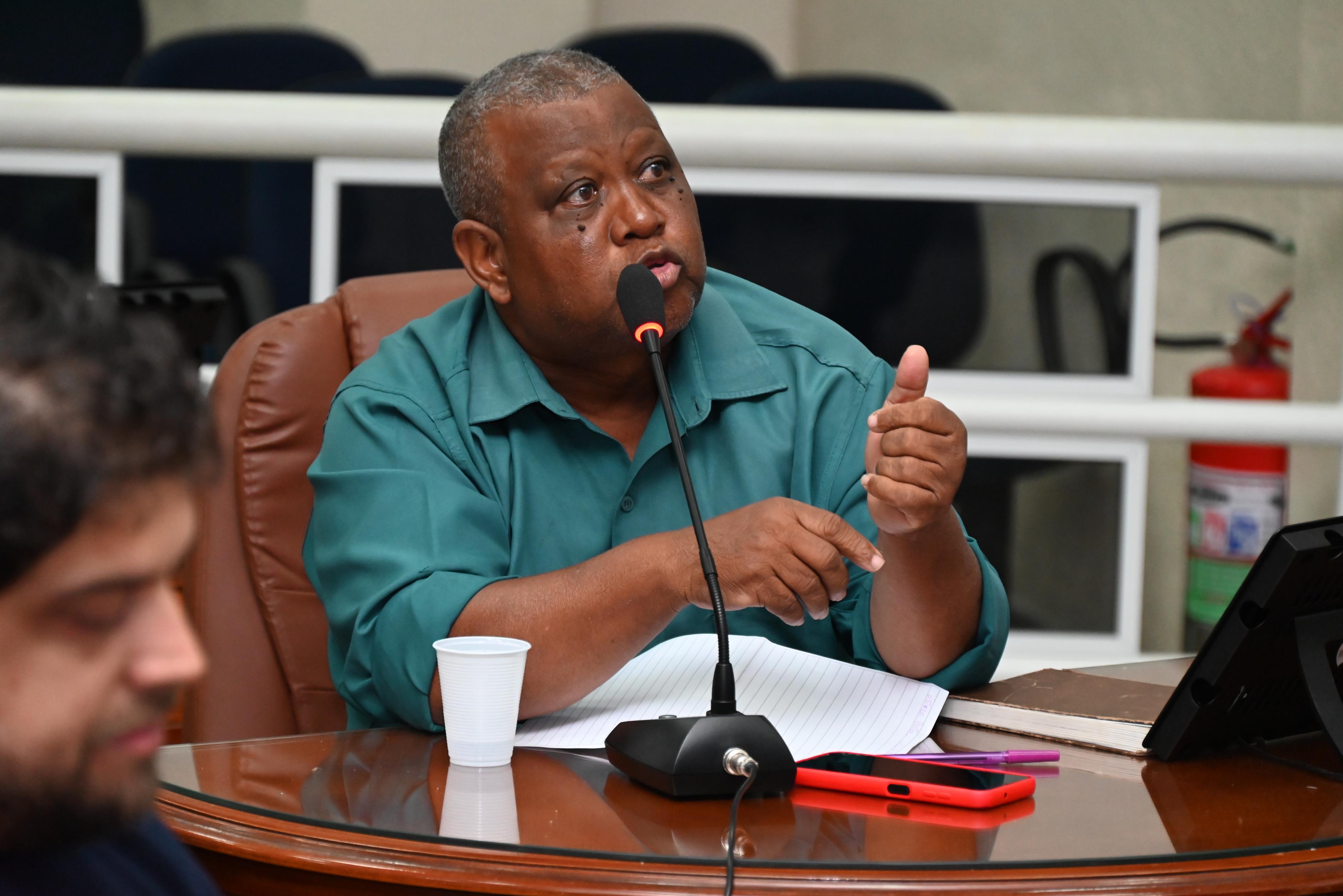 Josias Correa, cusando o 8º período de Direito, se interessou pela participação dos conselhos municipais nas atividades da Câmara