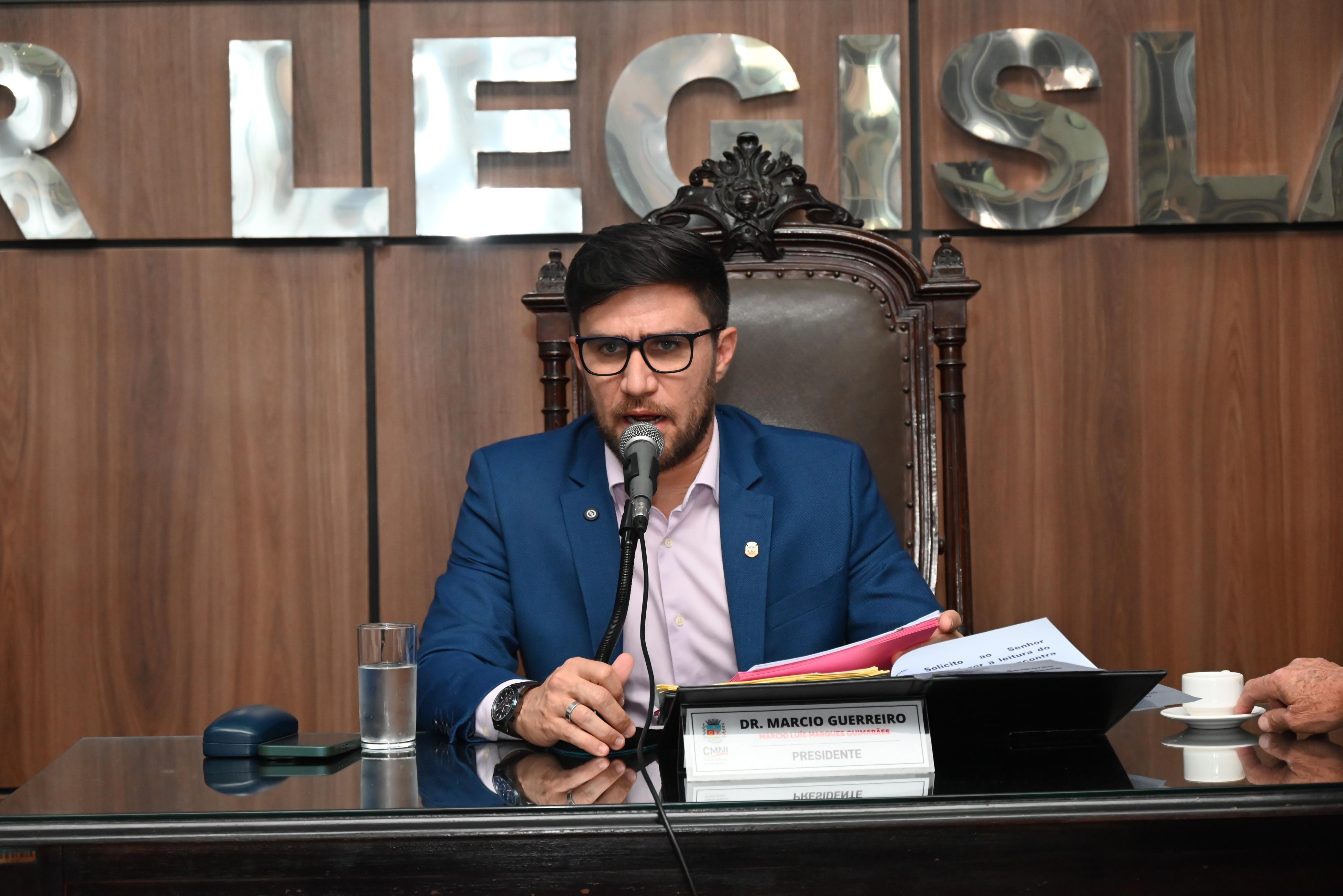 Presidente Dr. Marcio Guerreiro na condução da sessão ordinária desta quarta