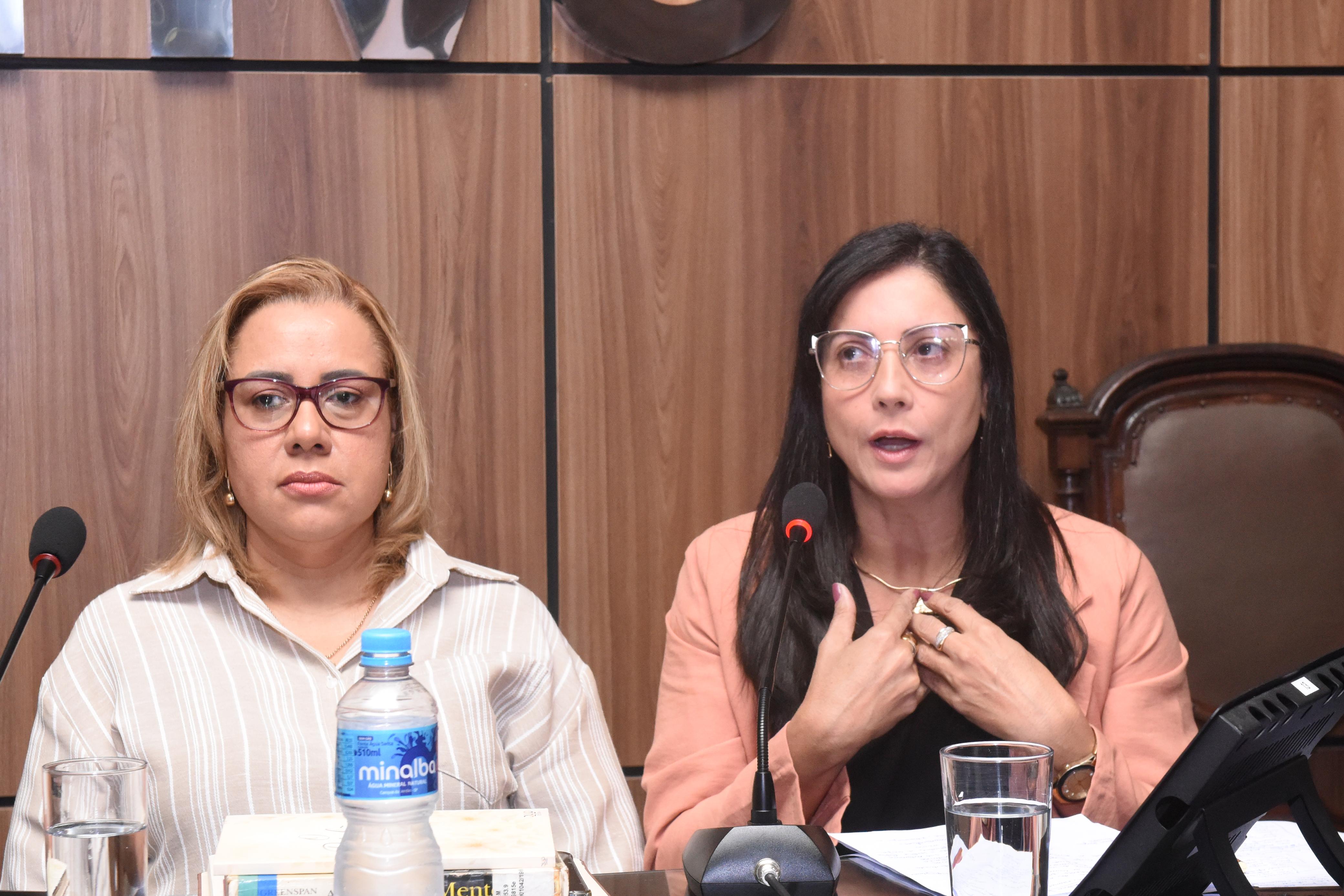 Psicopedagogas Rosiane França e Adriana Oliveira: cuidados devem estar à disposição de todos