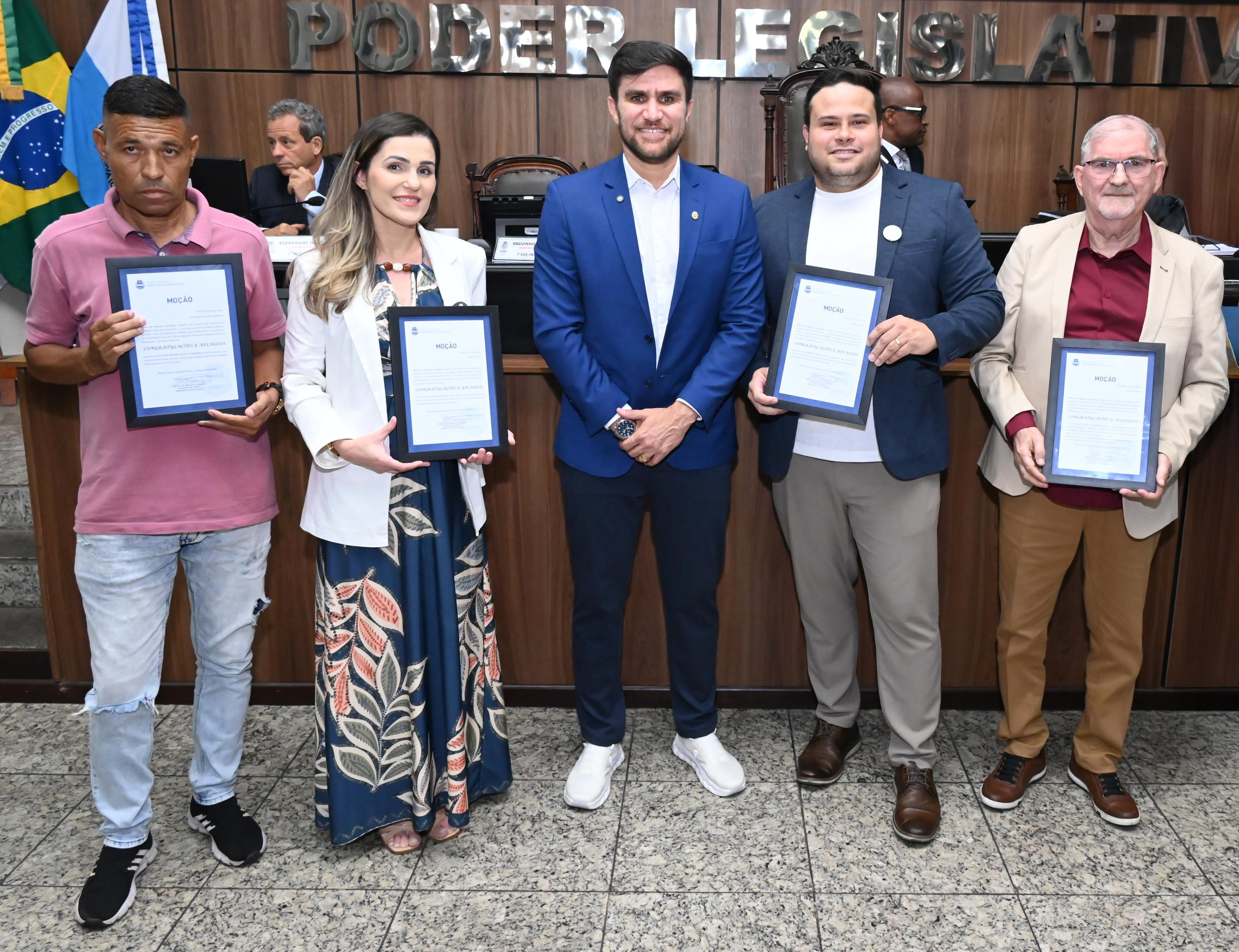 Sylvio Mauro, Poliana Rezende, Roberto Lobato e Dr. Accacio Guedes receberam homenagens do presidente Dr. Marcio Guerreiro