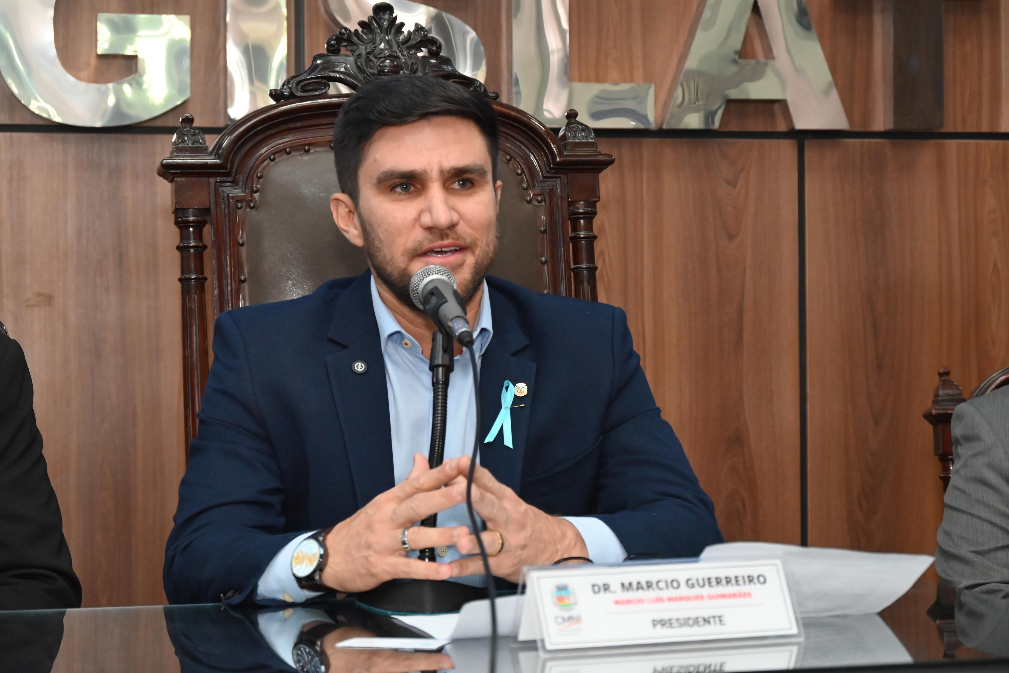 Dr. Marcio parabeniza a Associação e fala da importância da parceria entre o poder público e a iniciativa privada