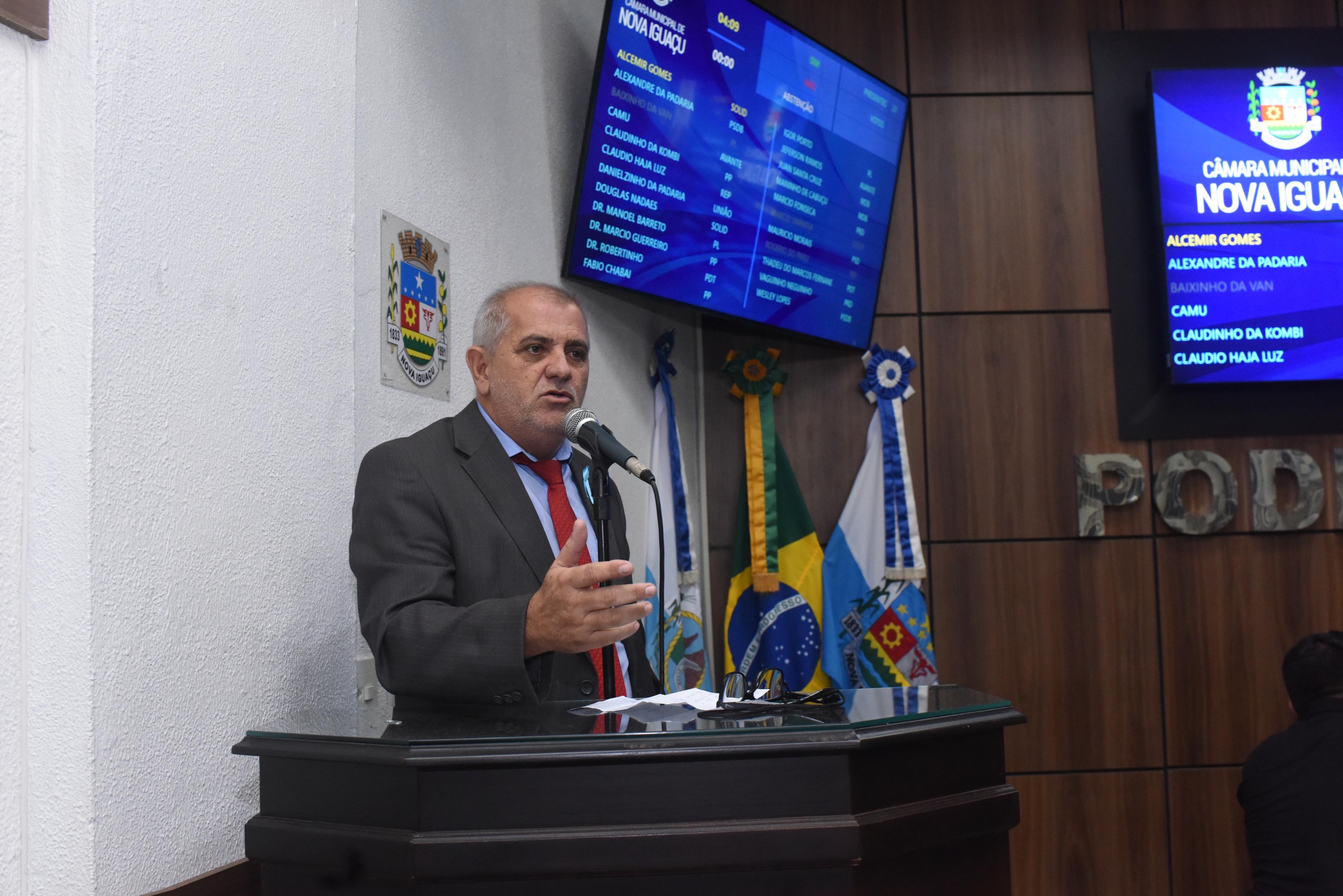 Vereador Alcemir Gomes comemorou a inauguração do Campo de Futebol de Morro Agudo no último sábado