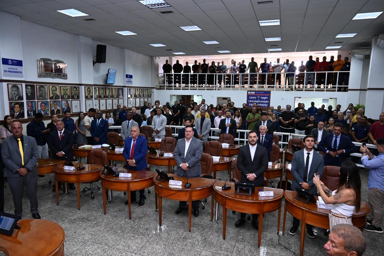 Plenário lotado na sessão de hoje