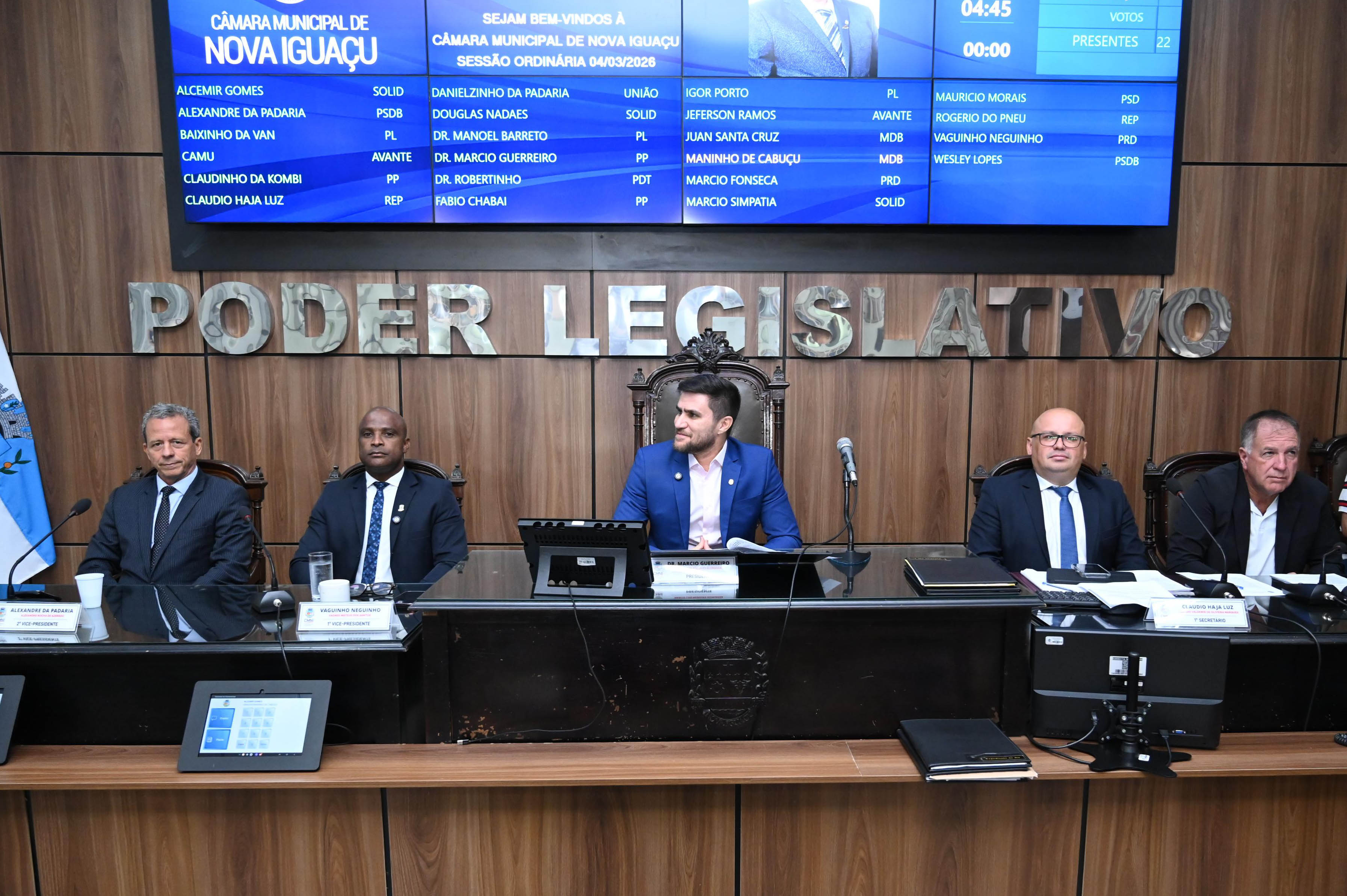 Mesa Diretora: vereadores Alexandre, Vaguinho, Dr. Marcio, Haja Luz e Jeferson