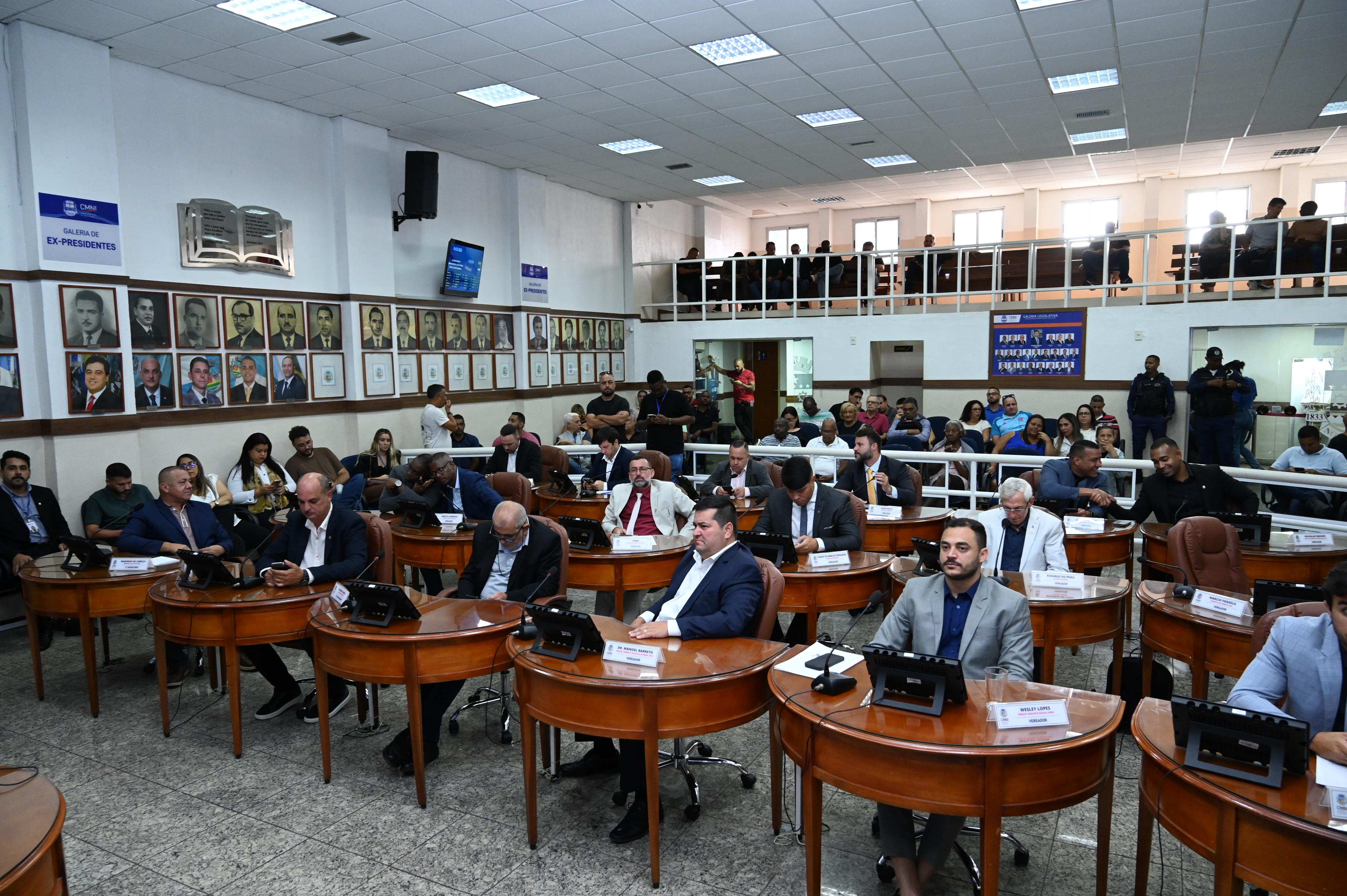 Plenário cheio durante a sessão ordinária de hoje