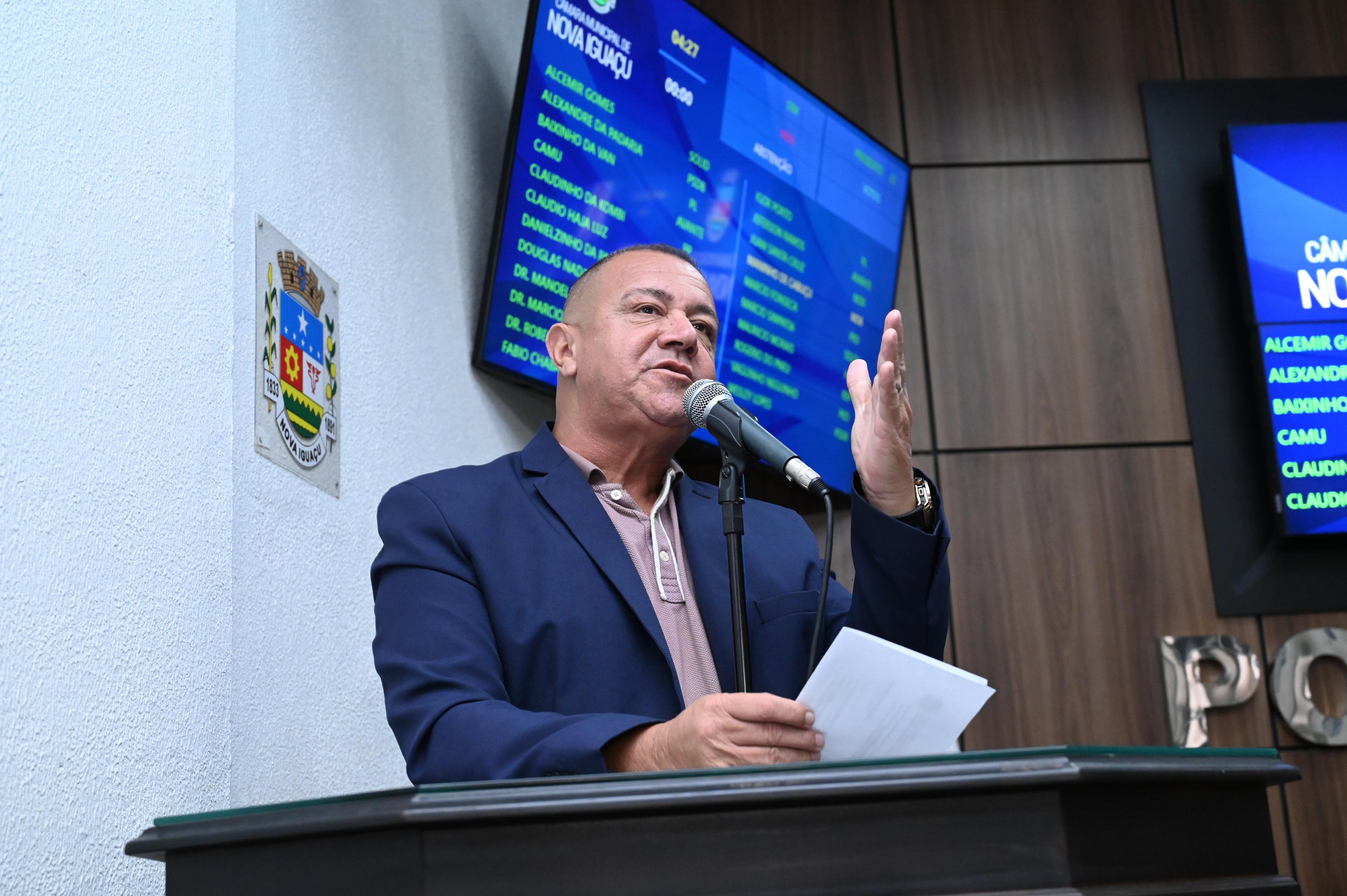 Vereador Maninho reconhece a senhora Rita Barbosa