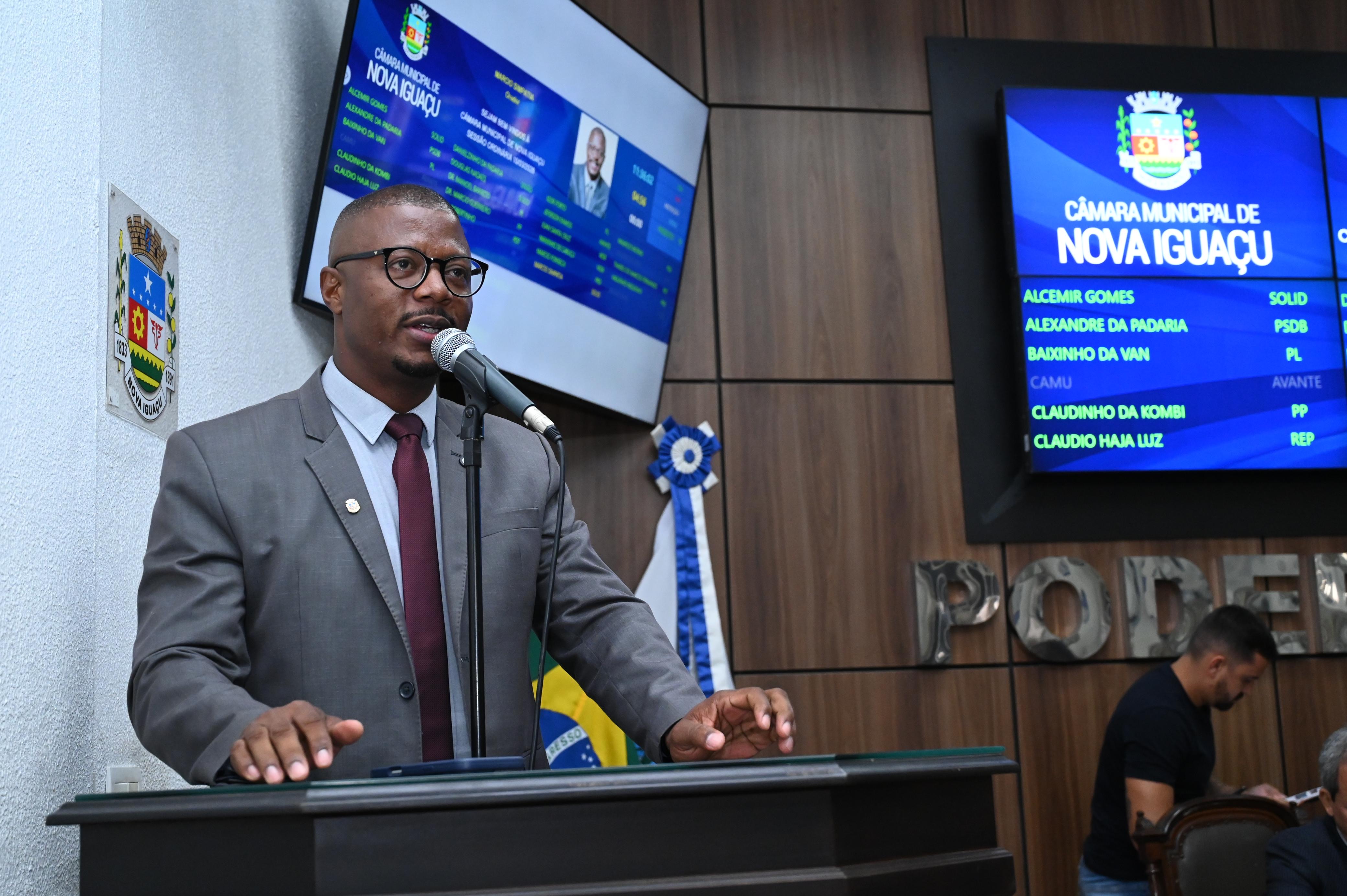 Ver Marcio Simpatia agradece a inauguração de uma maternidade na vizinha Belford Roxo