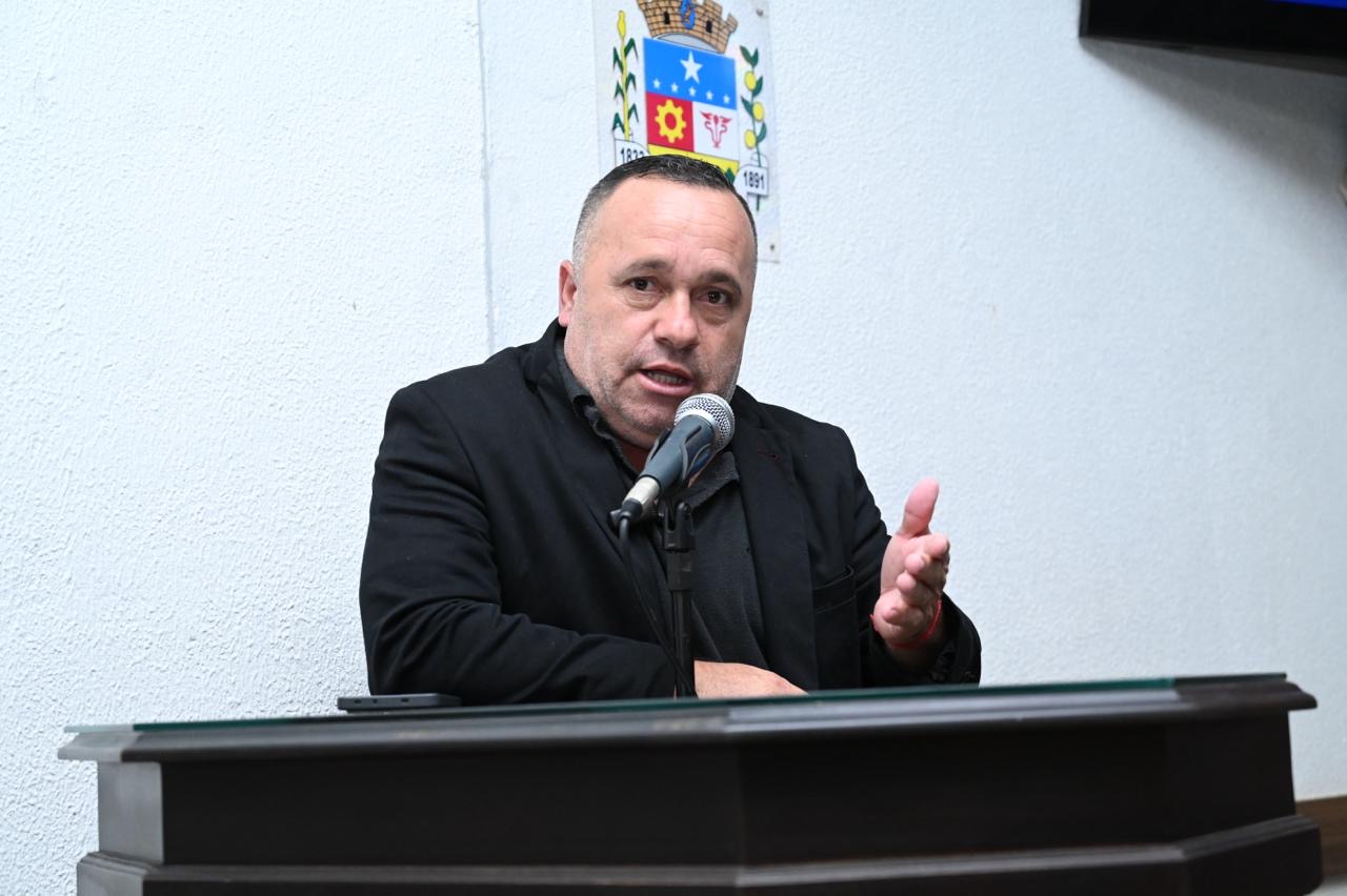 Ver Baixinho da Van defende medidas severas contra o péssimo serviço prestado pela empresa Águas do Rio