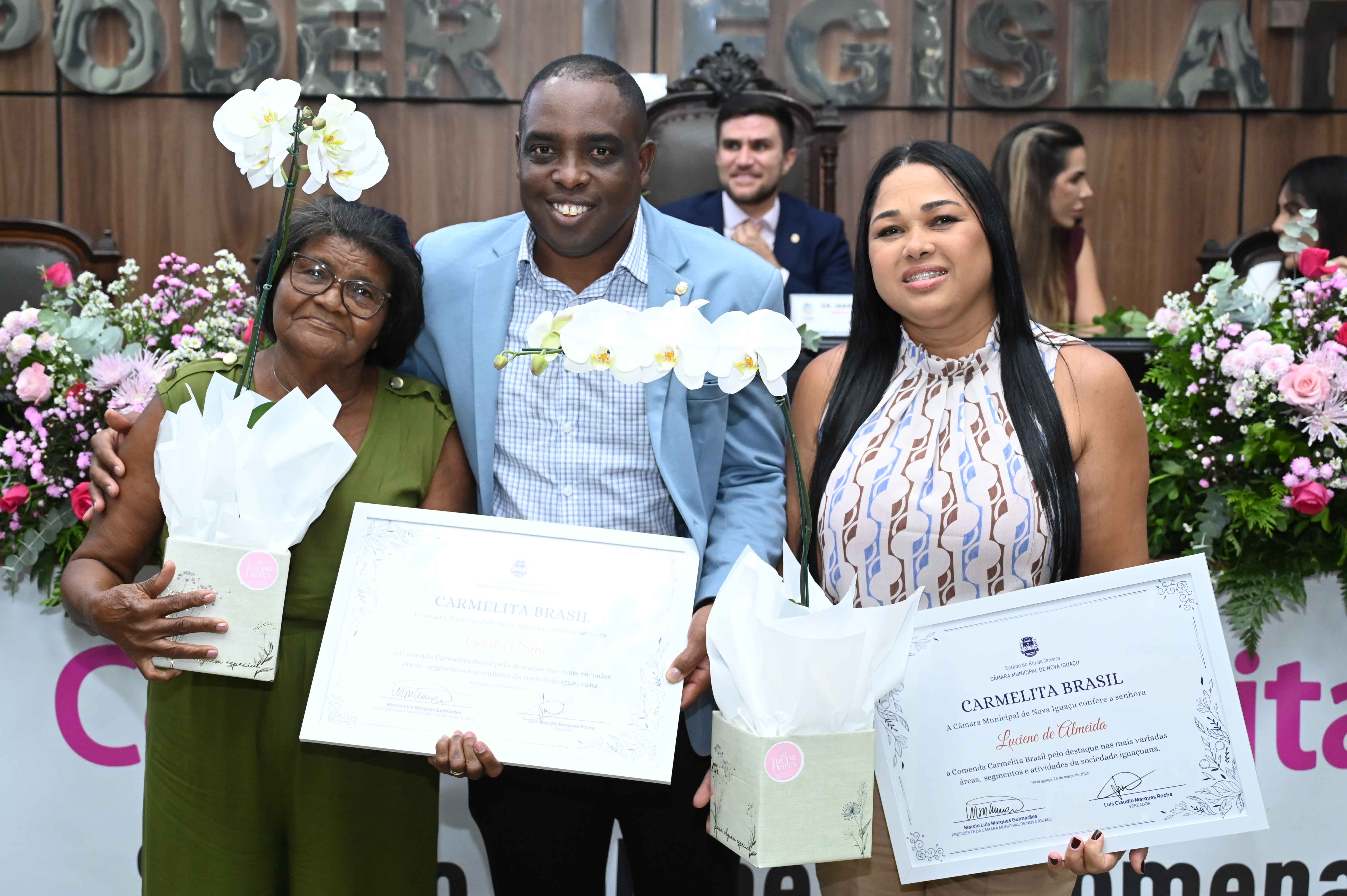 Gilcélia Silva, ver Claudinho e Luciene de Almeida