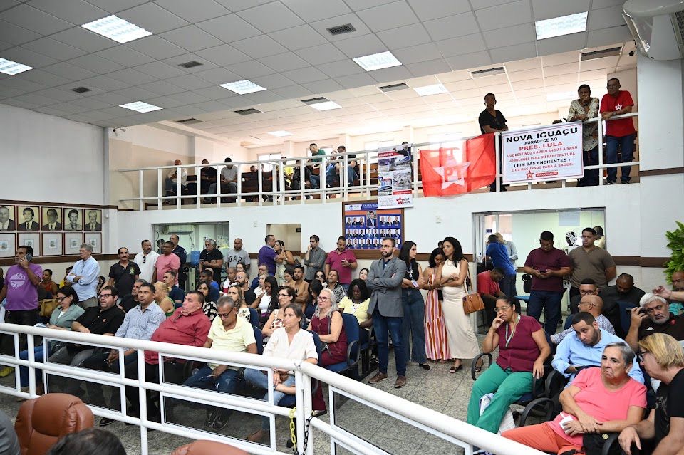 Mais uma vez, o plenário da CMNI esteve lotado na sessão de hoje, dia 8