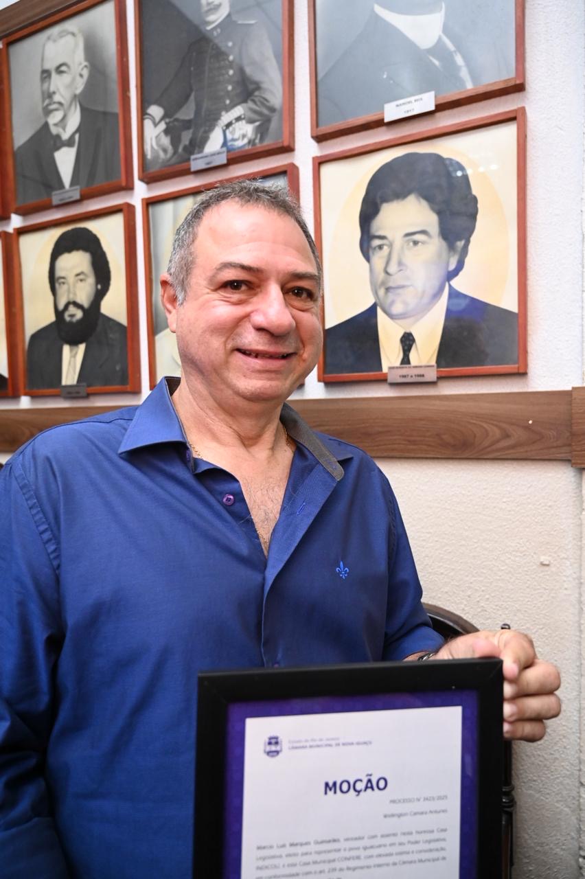 Sobrinho do ex-presidente da CMNI nos anos 87 e 88, José Roberto de Arrtuda Câmara, no quadro ao fundo, o empresário  Wellington Camara foi homenageado pelo presidente Dr. Marcio Guerreiro